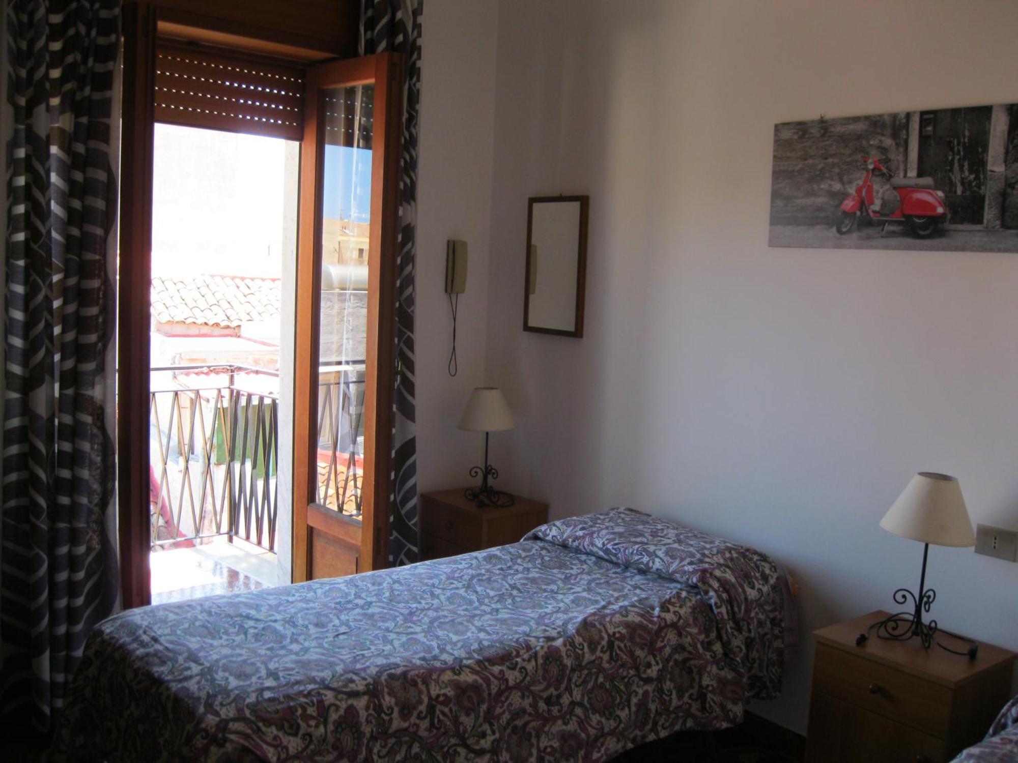 Hotel California Milazzo Zimmer foto